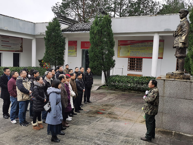 屯溪區(qū)委辦黨支部、屯溪城建投公司黨支部聯(lián)合開展主題黨日共建活動